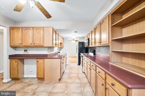 8463 Discovery Blvd, WALKERSVILLE, MD, 21793-7862 | Card Image