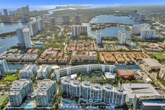 APT-301 - 3029 Ne 188 Th St, Condo with 3 bedrooms, 3 bathrooms and null parking in Aventura FL | Image 42