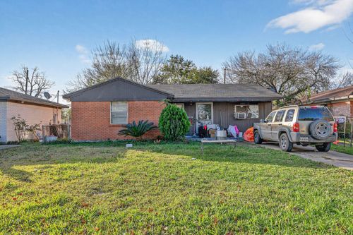 17002 Woodacre Dr, Houston, TX, 77049-1039 | Card Image