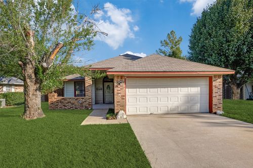 2901 Anysa Ln, Denton, TX, 76209-6453 | Card Image