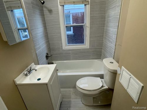 6300 Radnor St, Detroit, MI, 48224-1262 | Card Image