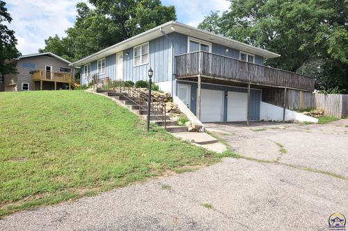 304 Kansa Dr, Ozawkie, KS, 66070-9534 | Card Image