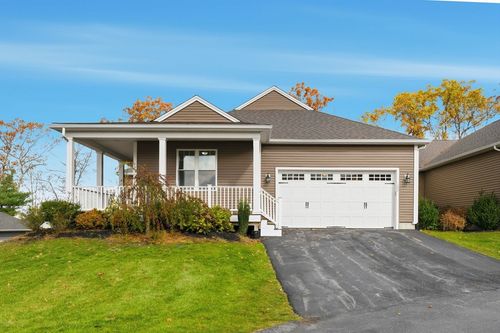 100-100 Spring Hill Dr, Uxbridge, MA, 01569-3161 | Card Image