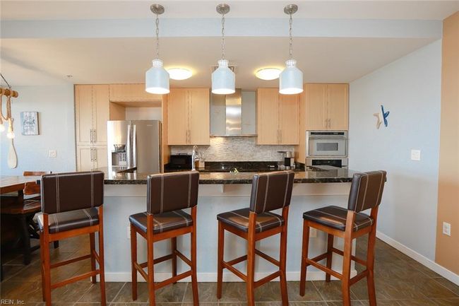 APT-432B - 3738 Sandpiper Rd, House attached with 4 bedrooms, 3 bathrooms and null parking in Virginia Beach VA | Image 11