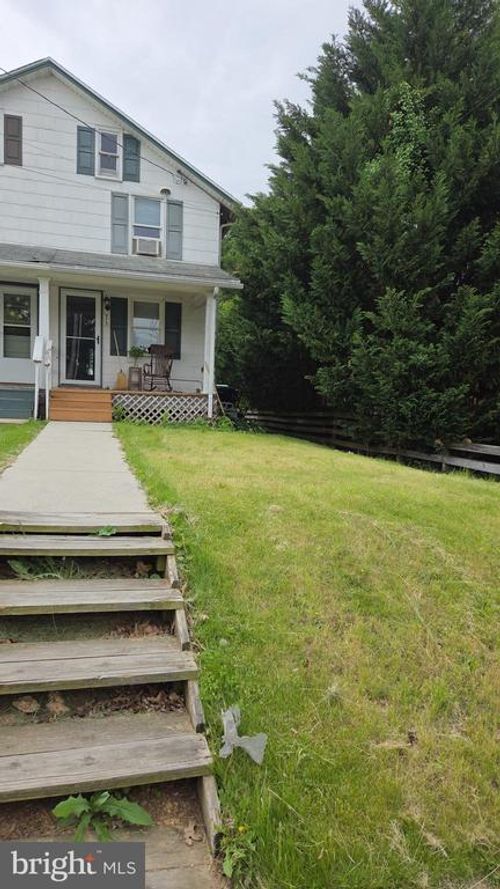 975 Centennial Ave, HANOVER, PA, 17331-3901 | Card Image