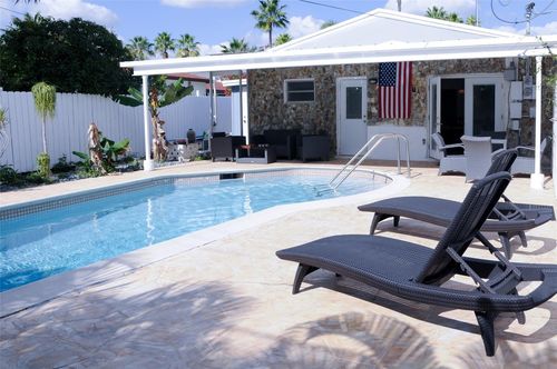 b-29 Ne 3rd St, Dania Beach, FL, 33004-2809 | Card Image