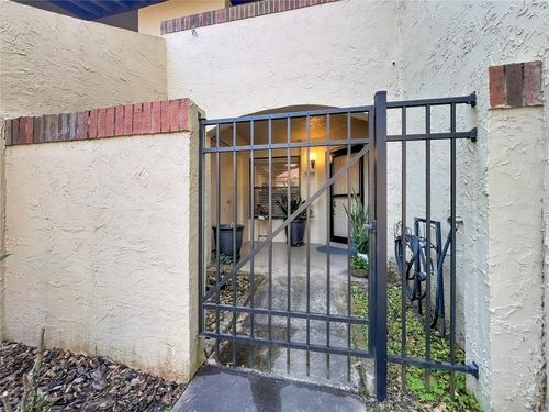 ge-1265 Saint Tropez Cir, ORLANDO, FL, 32806-5559 | Card Image