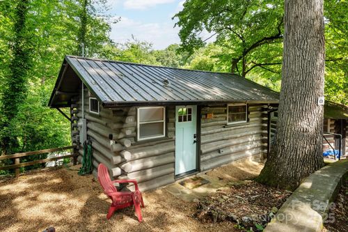 16 Cottage Dr, Asheville, NC, 28805-2572 | Card Image