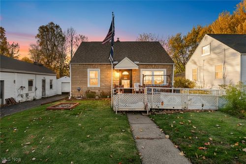 1646 Highview Ave, Akron, OH, 44301-2716 | Card Image