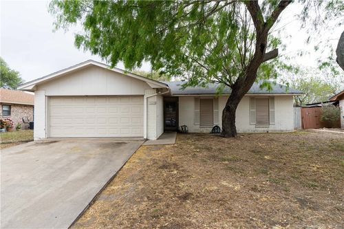 1005 Barcelona St, Portland, TX, 78374-2130 | Card Image