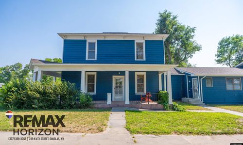 202 S 4th St, Douglas, WY, 82633-2528 | Card Image