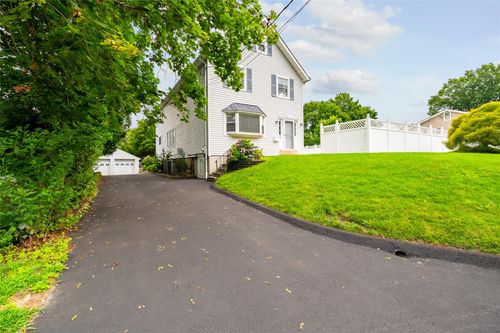 172 Henry St, Buchanan, NY, 10511-1408 | Card Image