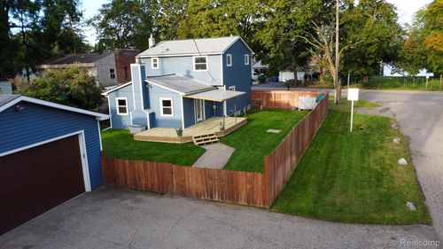 2926 Lansdowne Rd, Waterford Twp, MI, 48329-2992 | Card Image