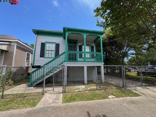 3621 Winnie St, Galveston, TX, 77550-1226 | Card Image