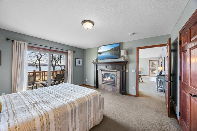 Primary Bedroom with Private ensuite | Image 22