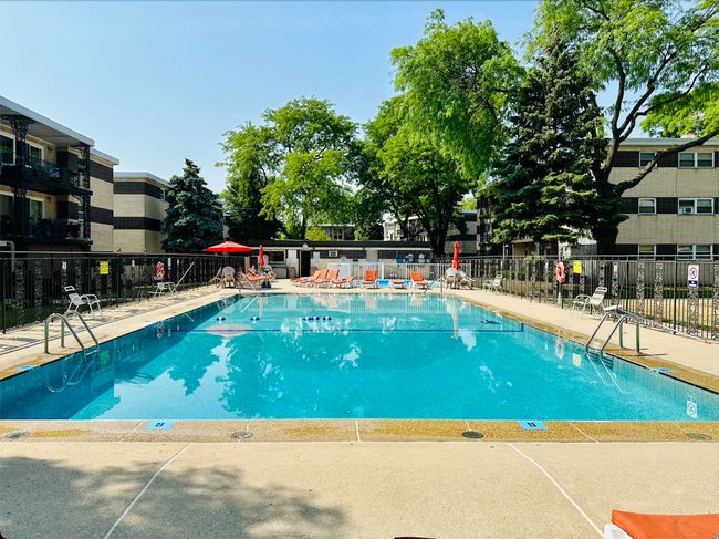 APT-9 - 303 E Plainfield Rd, Condo with 2 bedrooms, 1 bathrooms and 1 parking in La Grange IL | Image 16