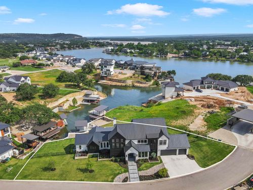 117 Legendary Estates Dr, Kingsland, TX, 78639-2027 | Card Image