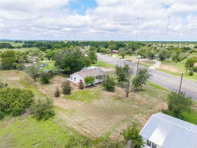 1101 W Hall St, House other with 3 bedrooms, 2 bathrooms and null parking in Bangs TX | Image 6