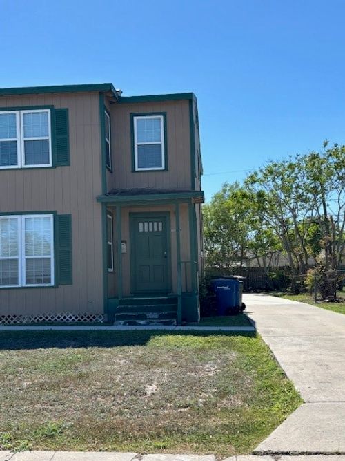 b-2901 S Staples St, Corpus Christi, TX, 78404-3607 | Card Image