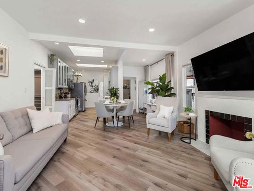 8823 Betty Way, West Hollywood, CA, 90069-3901 | Card Image