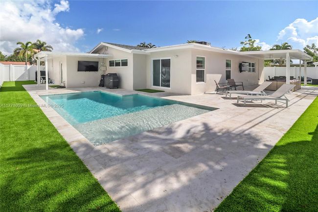 1990 Ne 35 Th St, House other with 3 bedrooms, 2 bathrooms and null parking in Lighthouse Point FL | Image 23