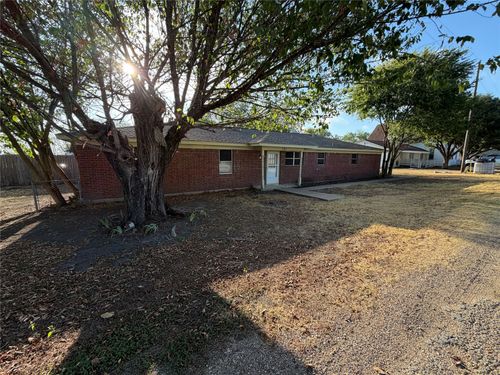 101 5th St, Forreston, TX, 76041 | Card Image
