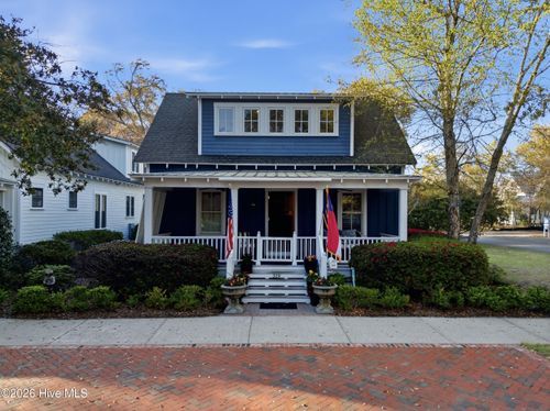 319 E Nash St, Southport, NC, 28461-3937 | Card Image