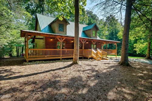 2126 Cub Cir, Sevierville, TN, 37862-7416 | Card Image