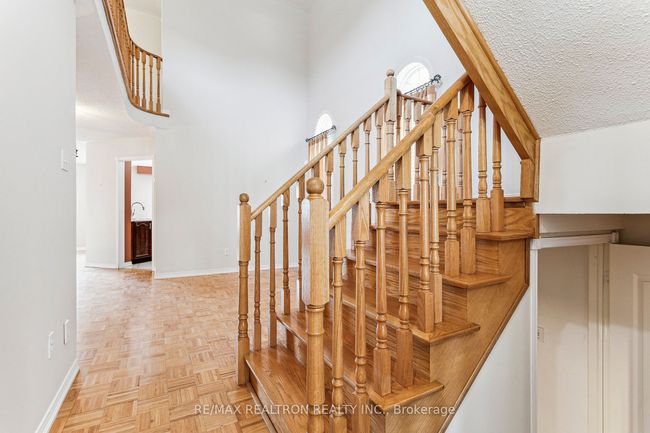 42 Queen Mary Dr, House other with 3 bedrooms, 3 bathrooms and 2 parking in Brampton ON | Image 15