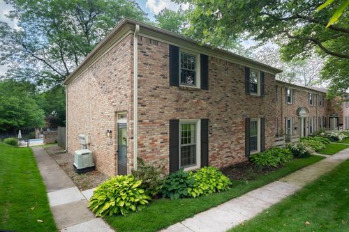 2452 Village Dr Se, Grand Rapids, MI, 49506-5455 | Card Image