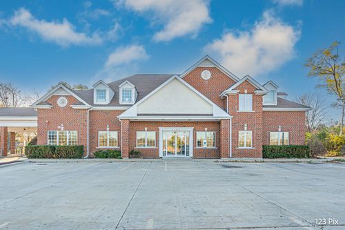 41412 N Il Route 83, ANTIOCH, IL, 60002-1907 | Card Image