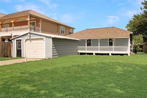 1133 9th St, Dickinson, TX, 77539-2496 | Card Image