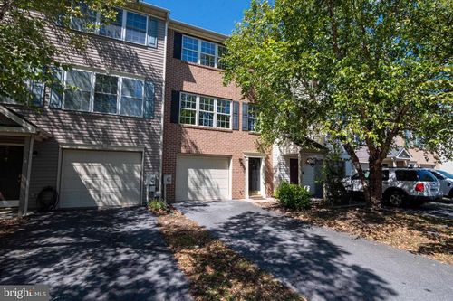 27 Fiser Ln, MARTINSBURG, WV, 25404-7326 | Card Image
