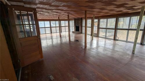 2636 Patria St, Winston Salem, NC, 27127-3902 | Card Image