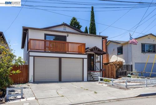16645 Cowell St, Castro Valley, CA, 94578-1211 | Card Image