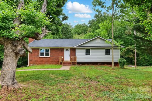 131 Little Forest Ln, Statesville, NC, 28625-8907 | Card Image