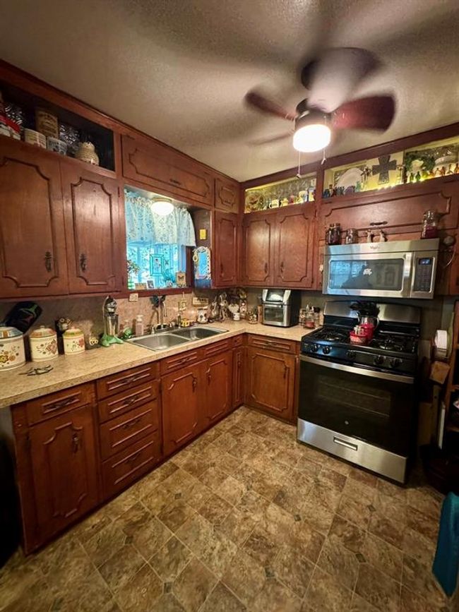 447 Fm 2540 N, House other with 3 bedrooms, 1 bathrooms and 1 parking in Van Vleck TX | Image 9