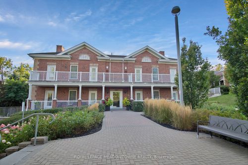 301-10360 Islington Ave, Kleinburg, ON, L0J1C0 | Card Image