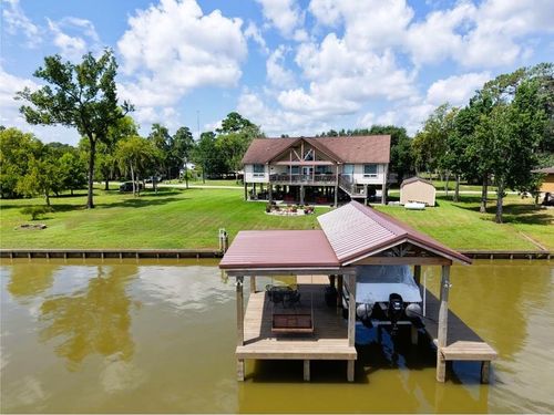 84 Lake View Dr, Huntsville, TX, 77320-0246 | Card Image