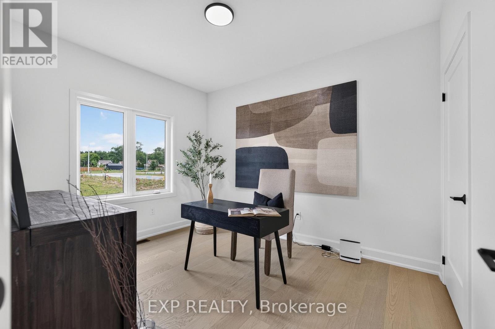 Residential in Pelham (Fonthill) 4