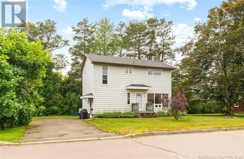 42 Milroth Ave, Moncton, NB, E1A4L1 | Card Image