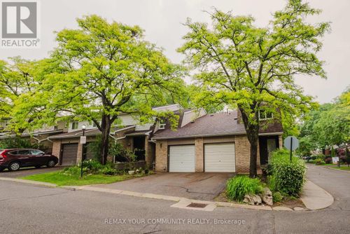 27 Dunkeld Way, Markham (Royal Orchard), ON, L3T4Y8 | Card Image