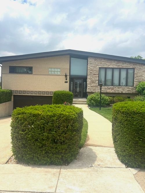 5018 N Olympia Ave, Chicago, IL, 60656-3319 | Card Image