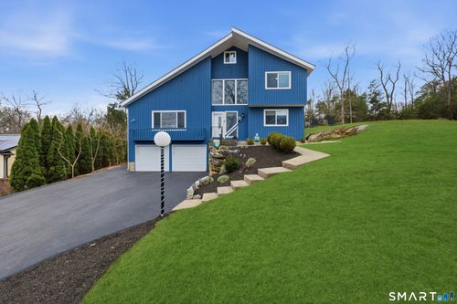 16 Raquel Dr, Danbury, CT, 06811-3205 | Card Image