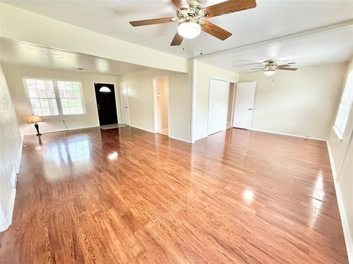 3509 Woodvale Dr, Midwest City, OK, 73110-3844 | Card Image