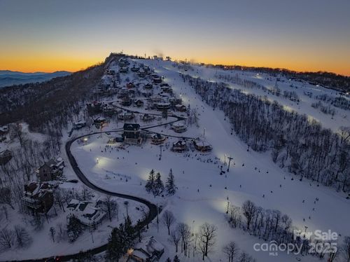 127 Skiloft Rd, Beech Mountain, NC, 28604-8184 | Card Image
