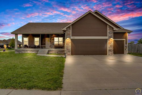 9911 Lavender Ln, Manhattan, KS, 66502-1531 | Card Image
