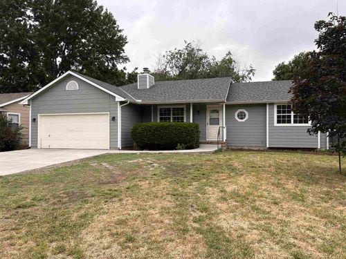 1009 Helen St, Augusta, KS, 67010-1442 | Card Image