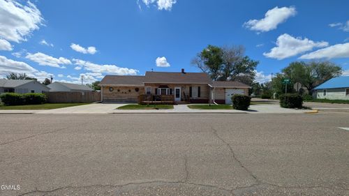 327 2nd Ave W, Culbertson, MT, 59218-7754 | Card Image