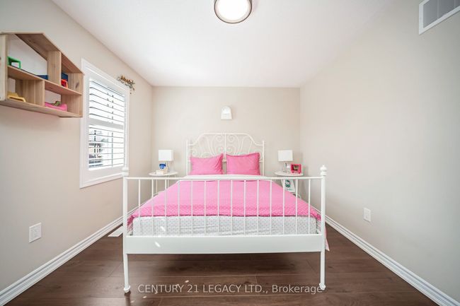 33 Callandar Rd, House other with 4 bedrooms, 3 bathrooms and 4 parking in Brampton ON | Image 32